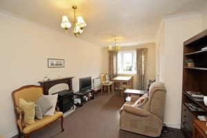 LIVING ROOM- click for photo gallery